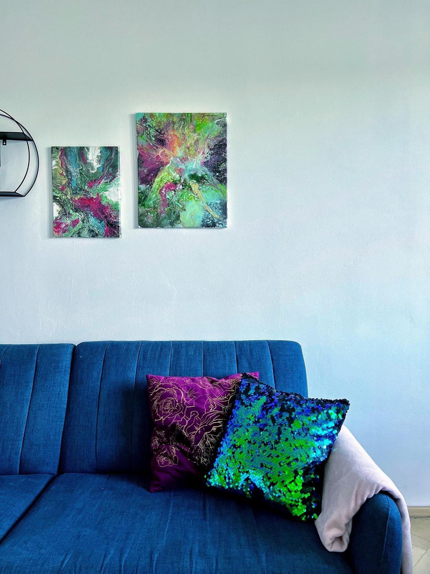 Jana's Wow Apt, 2br, Metro Next Door, Near The Airport Apartment Prague