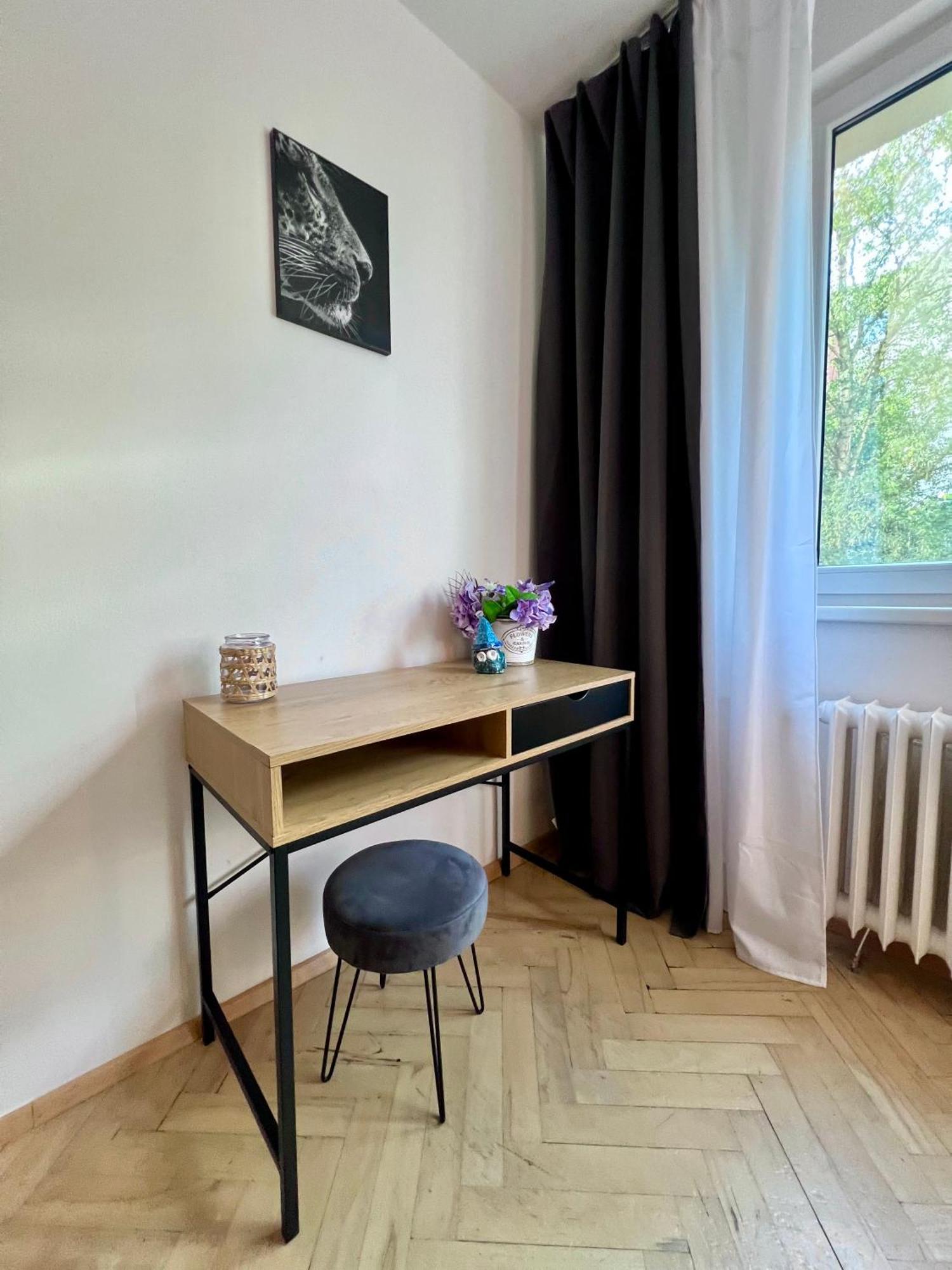 Apartamento Jana's Wow Apt, 2br, Metro Next Door, Near The Airport