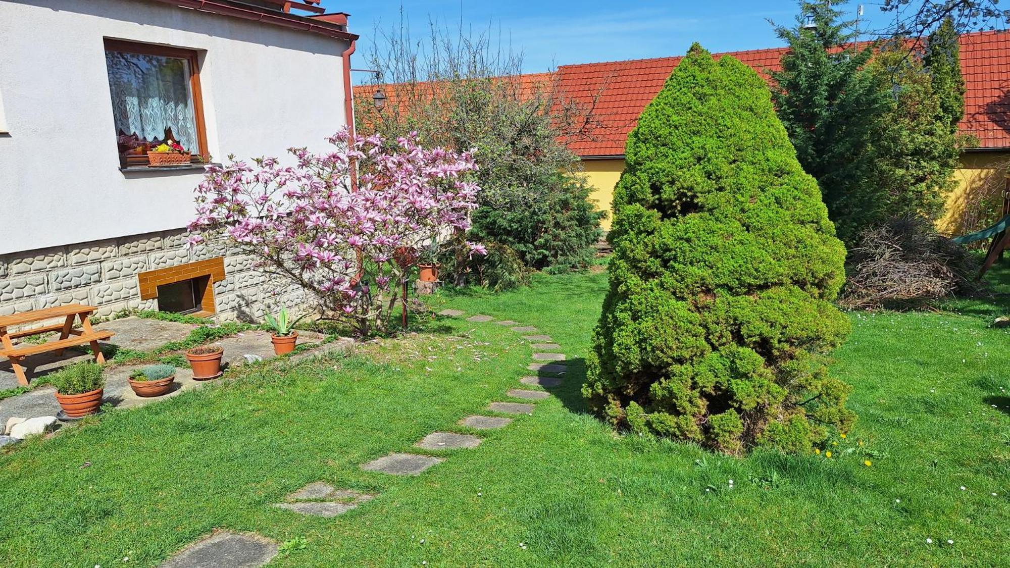 Zbraslav Old Garden Apartment *