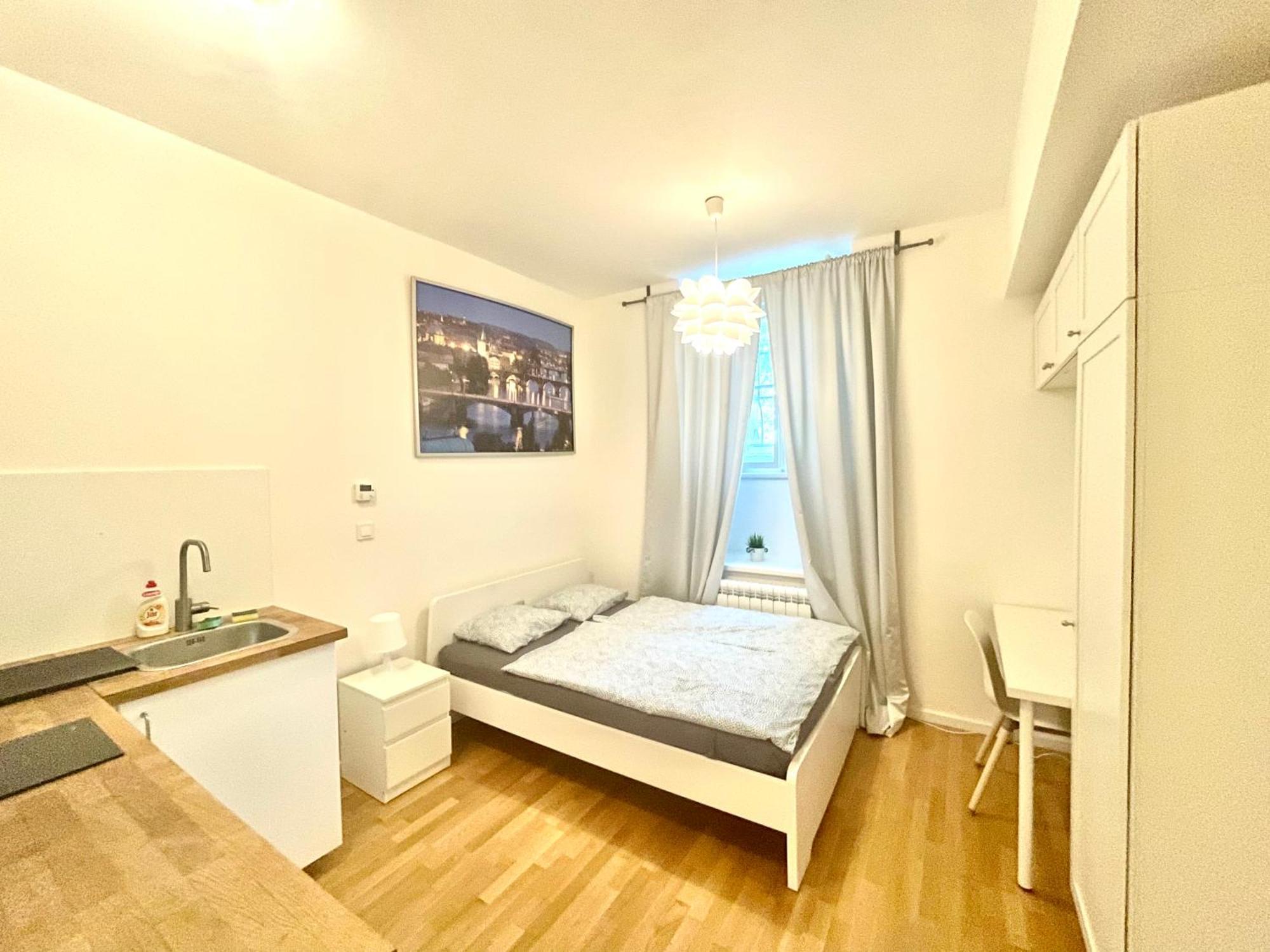 Apartamento Celak In 1 On Metro Muzeum Praga