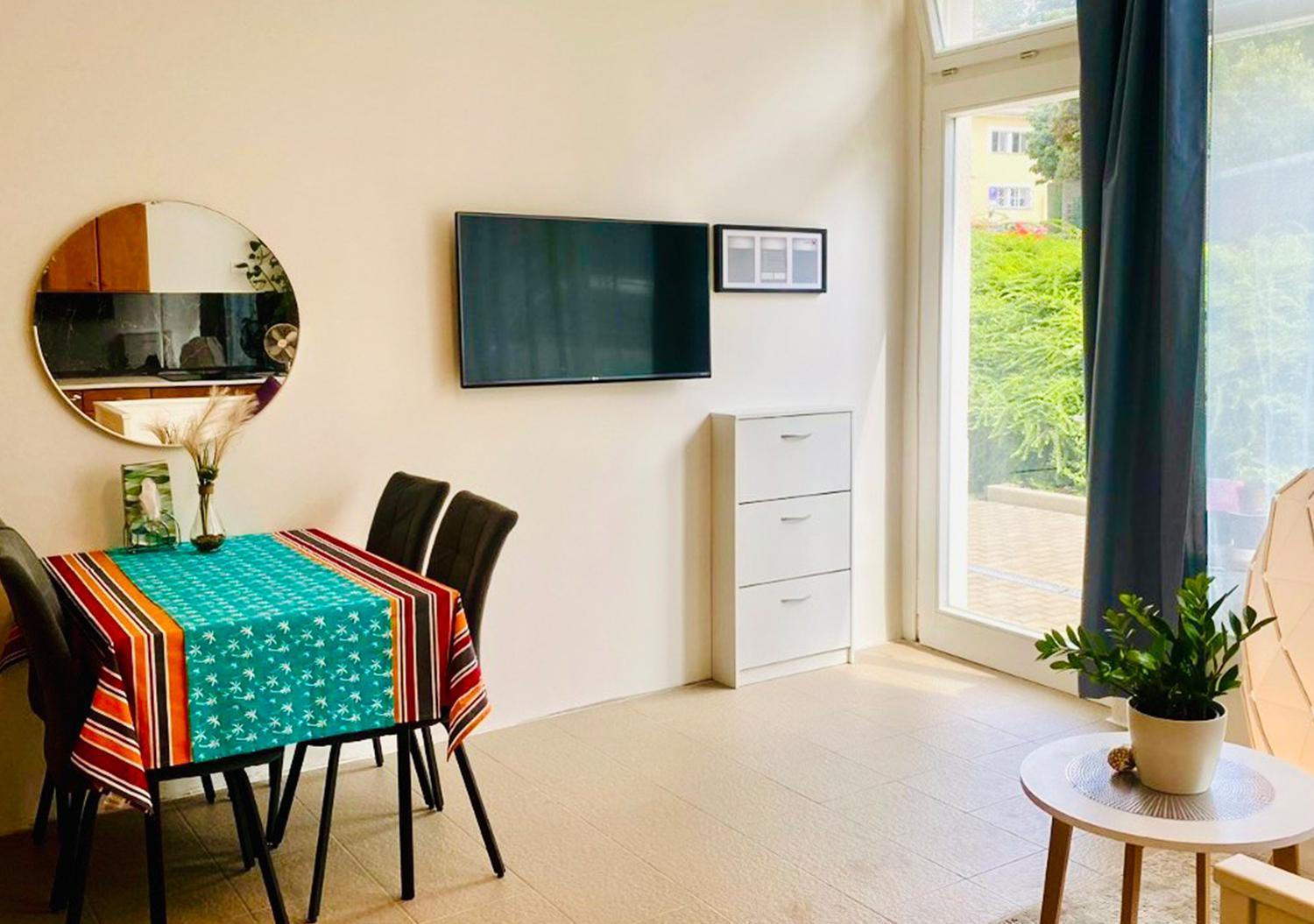 2 L Ground Floor Free Parking Apartment Prague