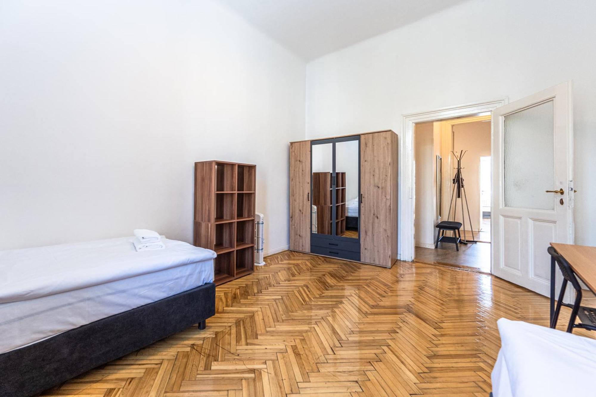 Apartment Safarikova 18 *