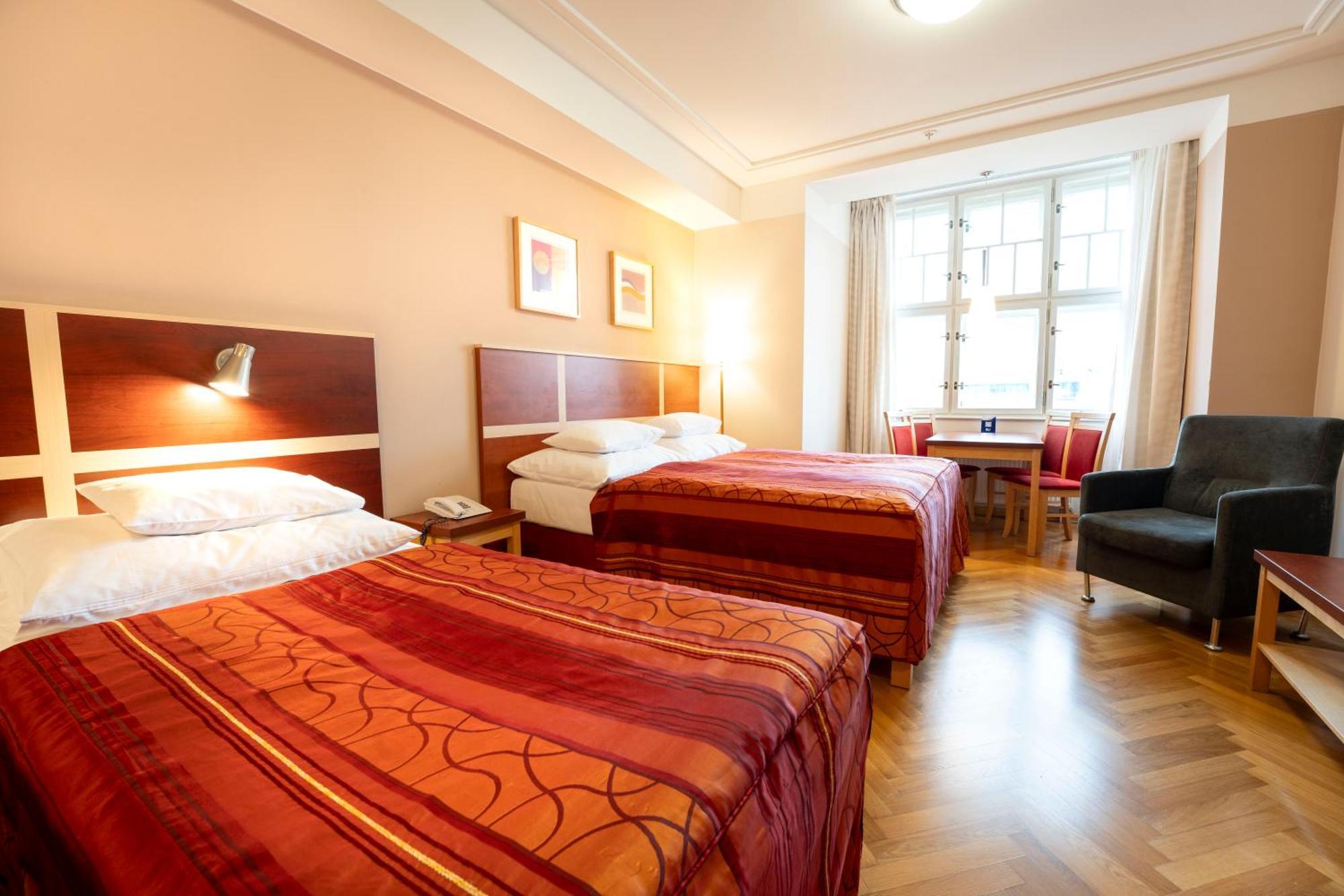 Ea Julis Hotel