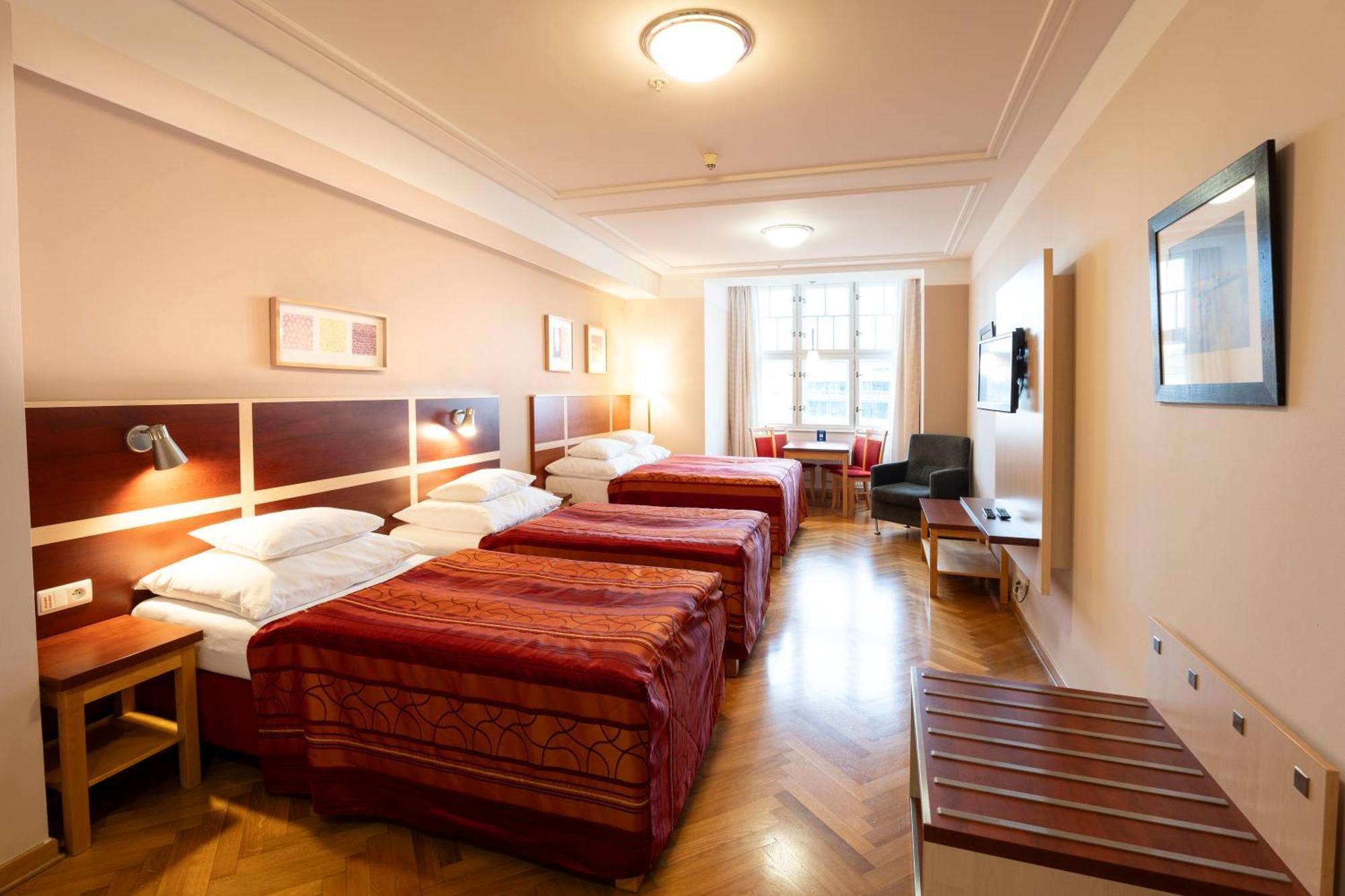 Ea Julis Hotel 4*