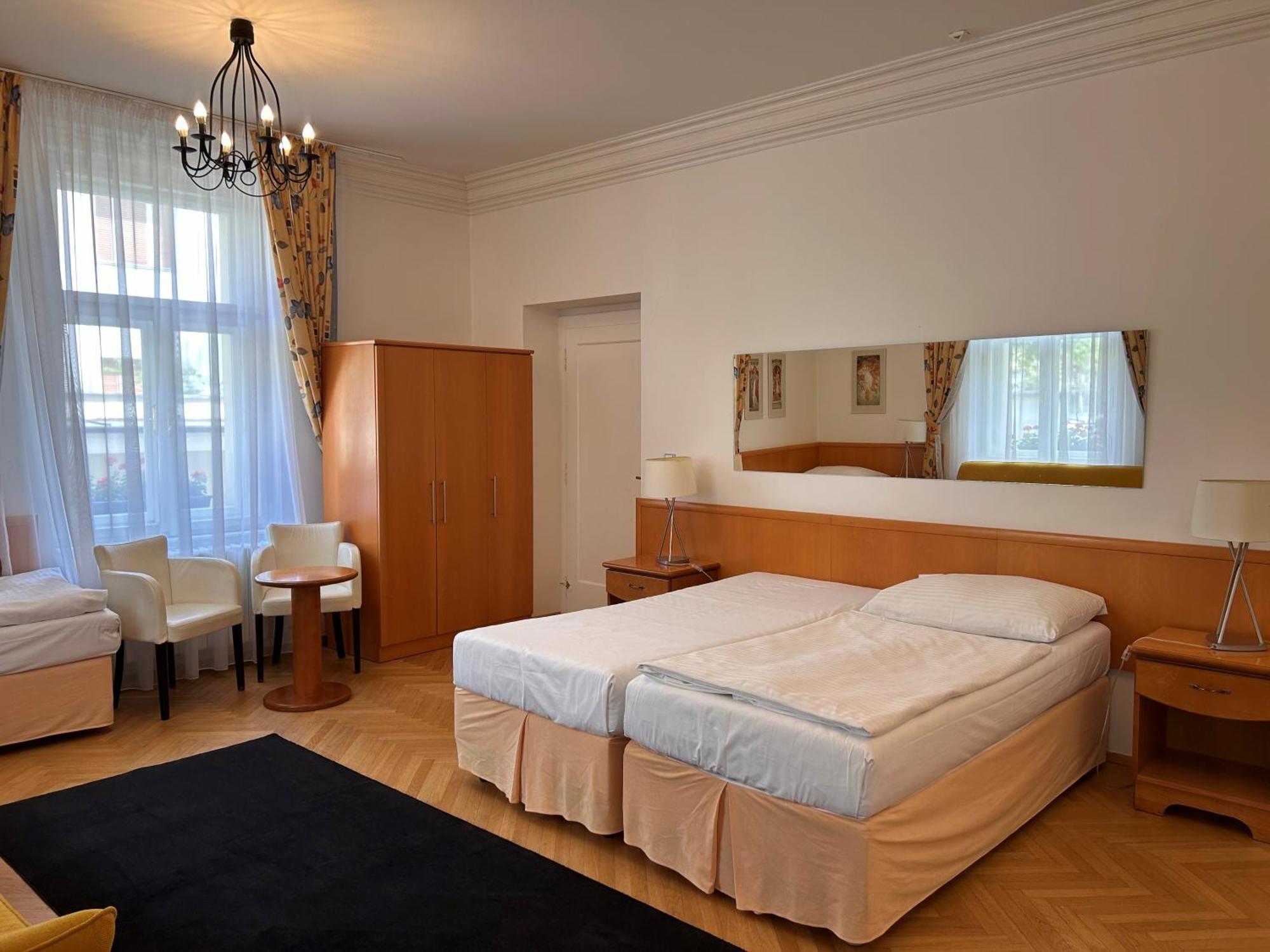 Jana - Domov Mladeze Prague
