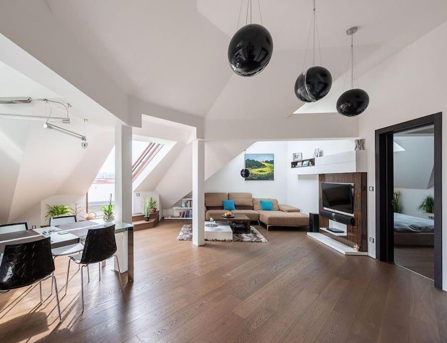 Apartment Luxusni S Terasou A Garazi Prague