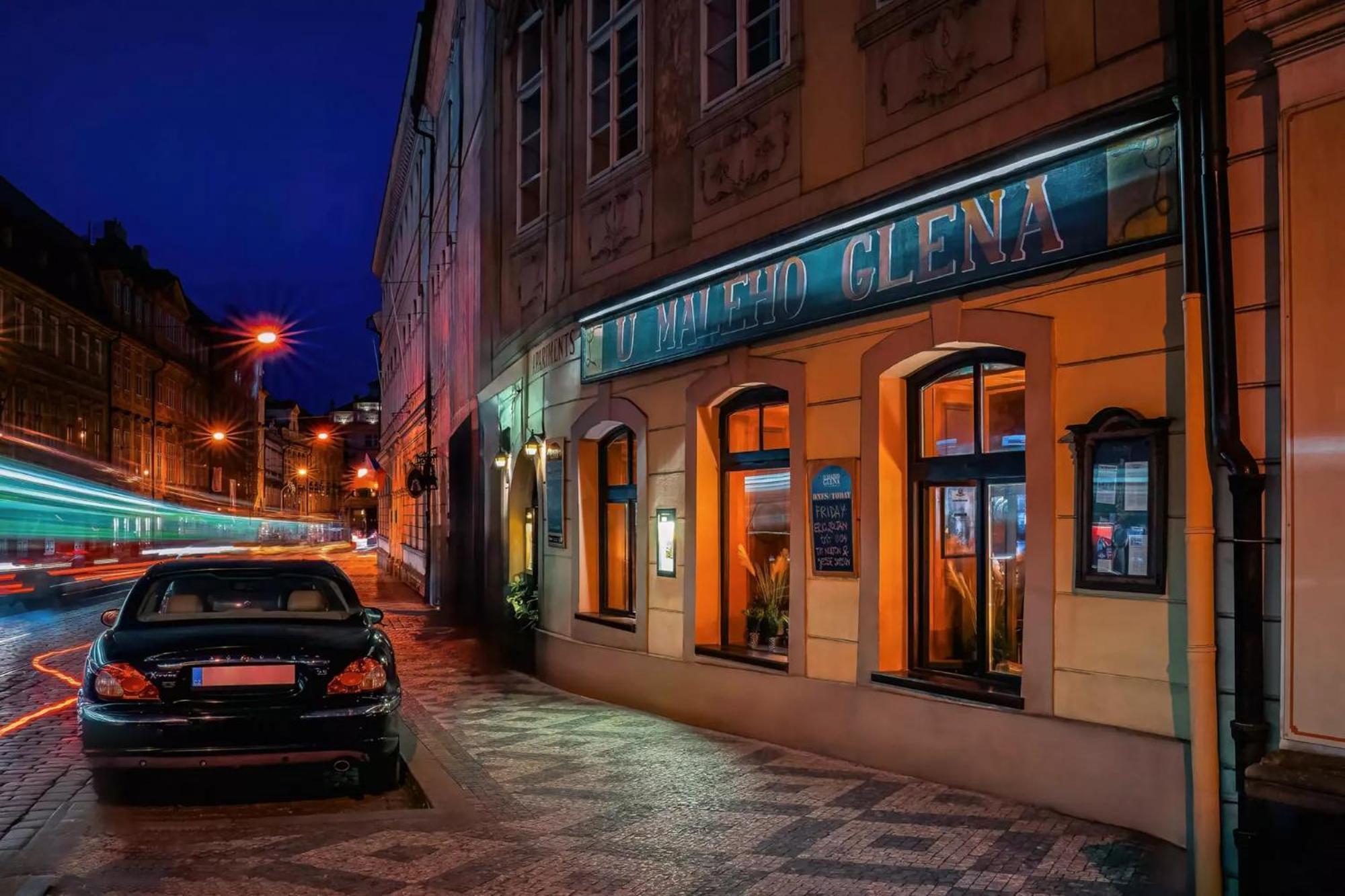 Apartment Bright & Spacious At Mala Strana, Charles Bridge 3 Min Of Walk Prague