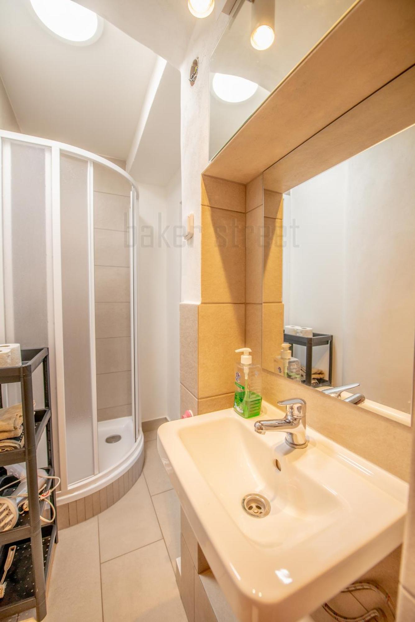 Cozy Close To Palmovka Apartment *