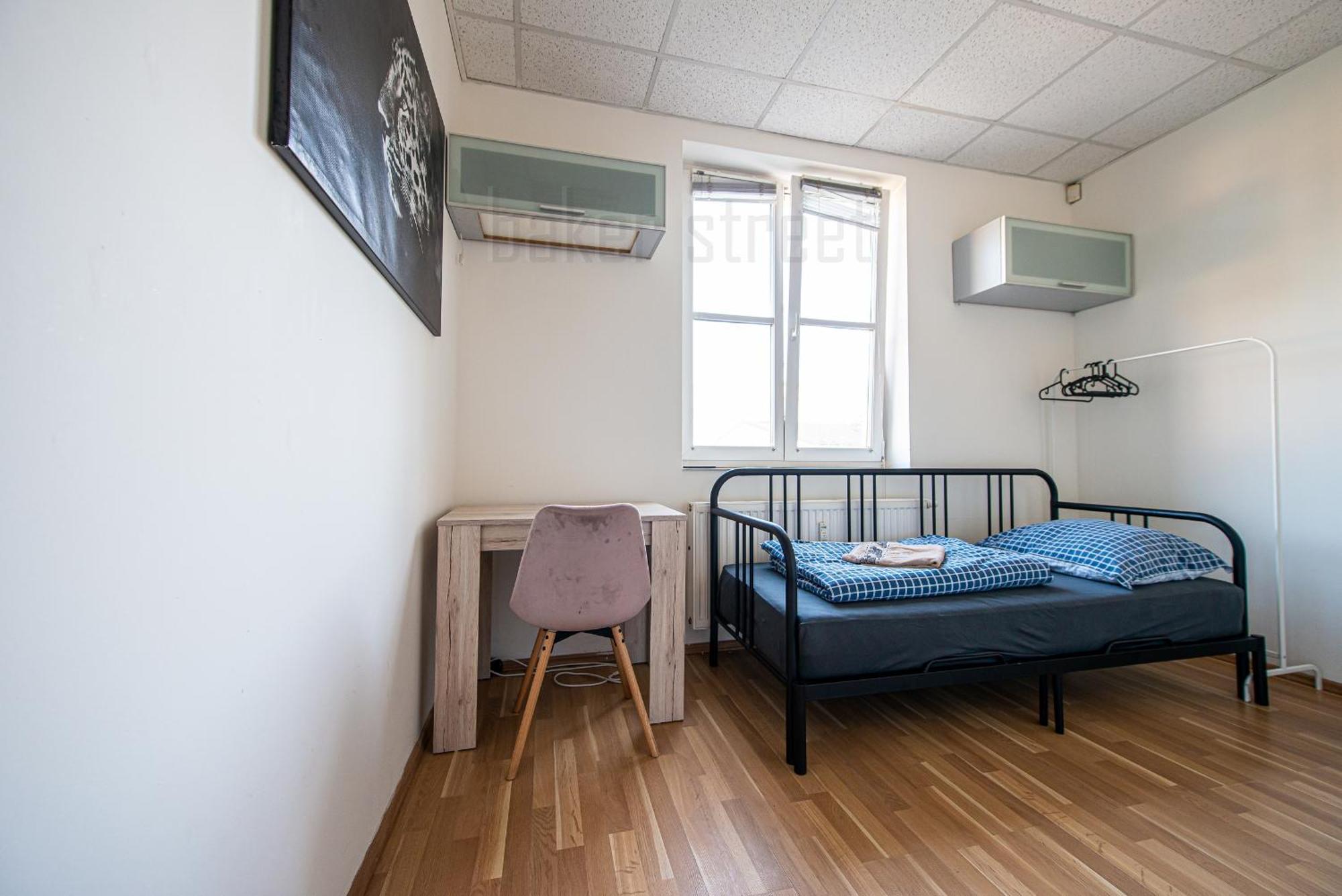 Snug Close To Metro Palmovka Appartement *