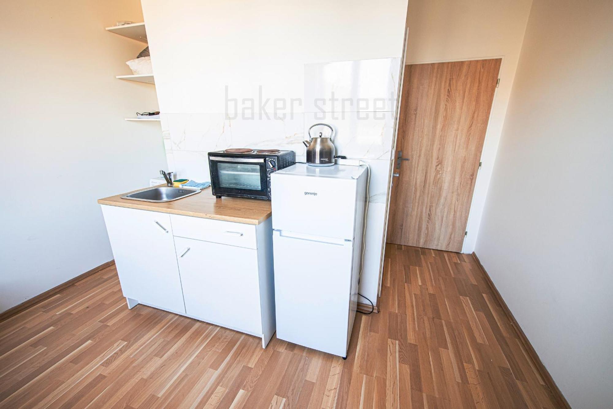 Snug Close To Metro Palmovka Appartement