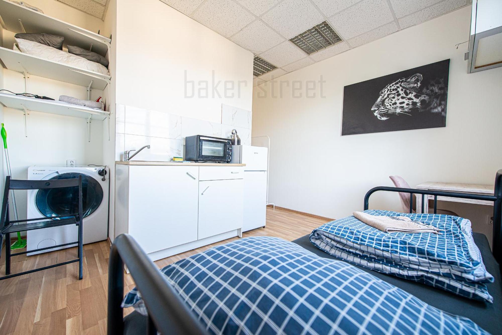 Snug Close To Metro Palmovka Appartement *