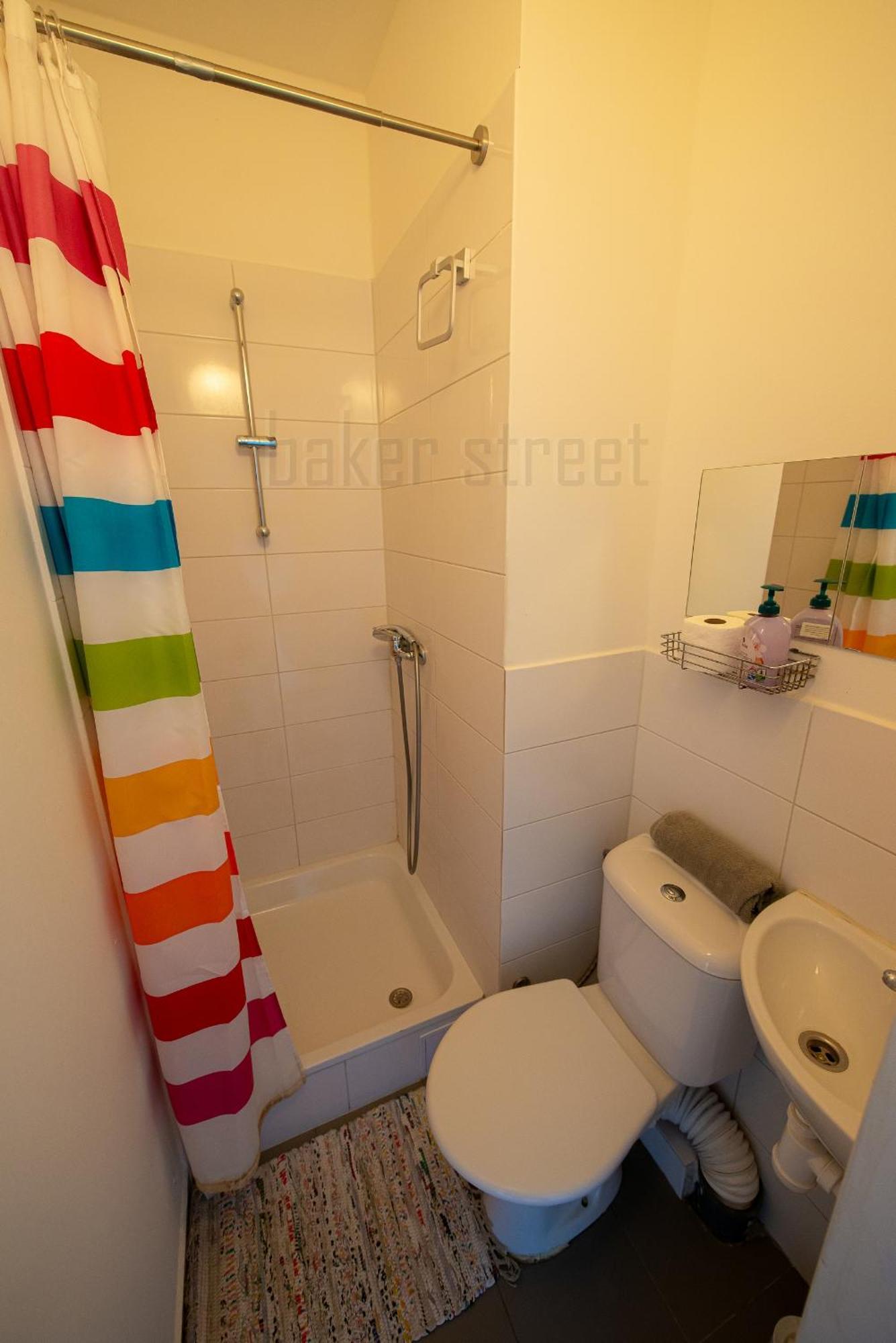 Snug Close To Metro Palmovka Prague