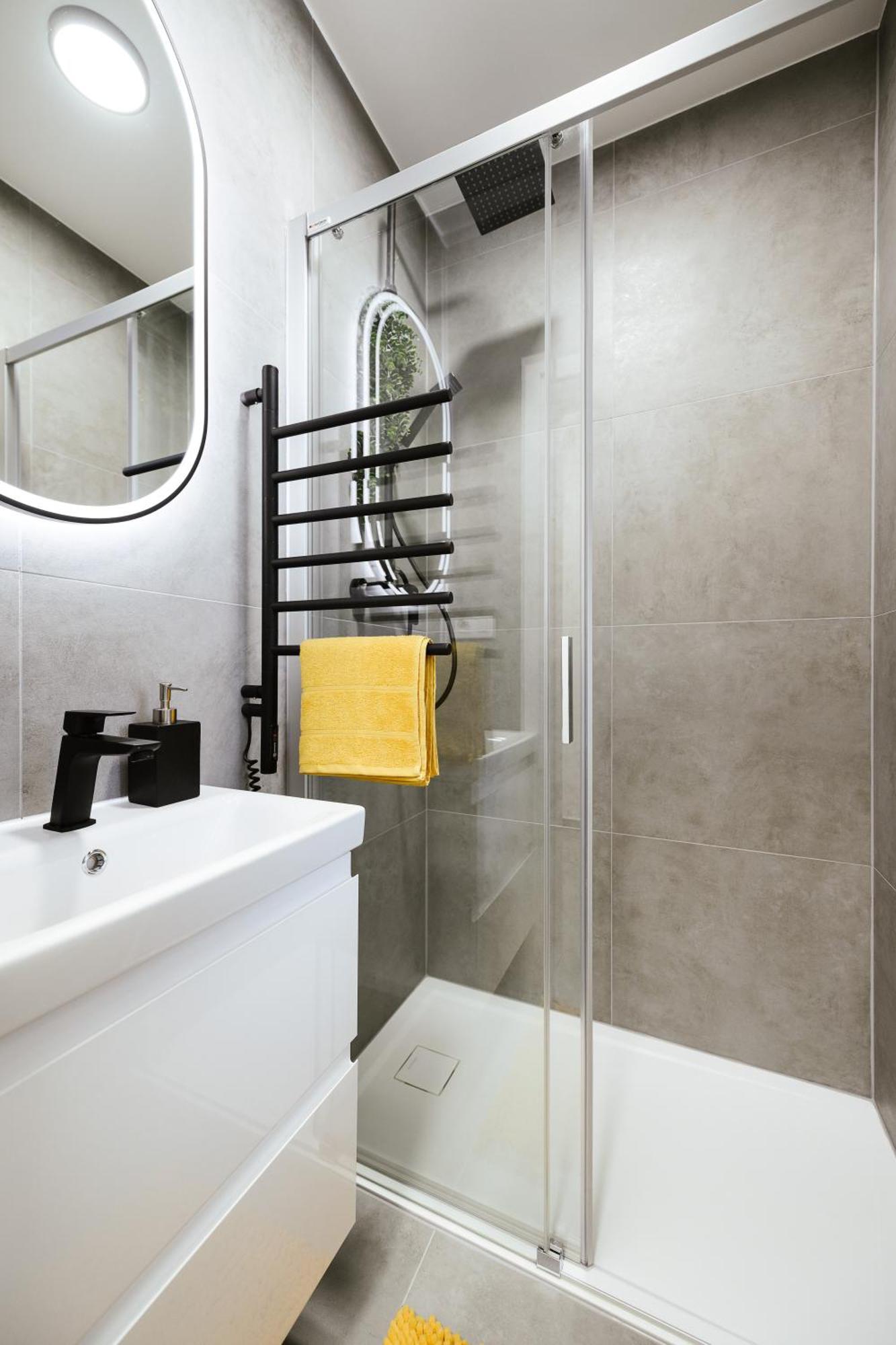 Luxury Musicians In By Metro Vysehrad Apartment *