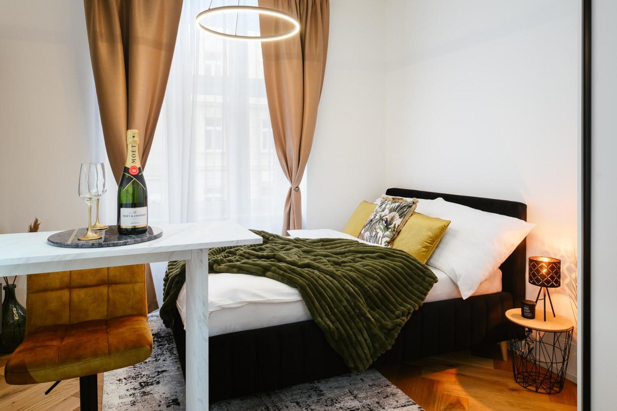 Apartment Luxury Musicians In By Metro Vysehrad