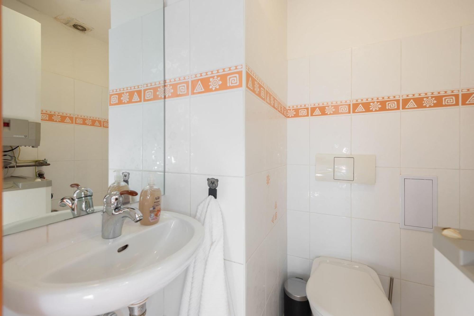 Stylish 2-level Near The National Theatre Apartamento *