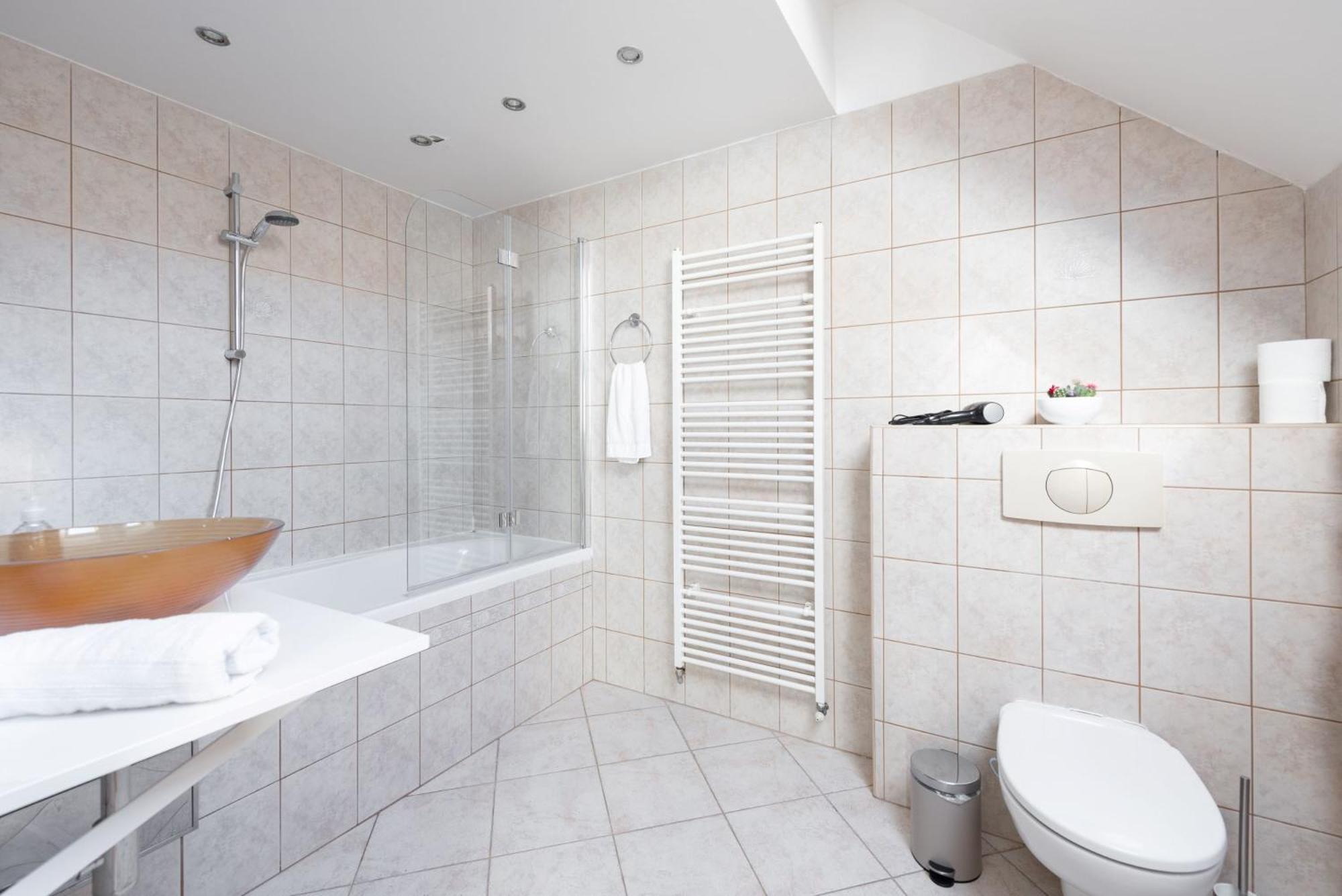 Stylish 2-level Near The National Theatre Apartamento