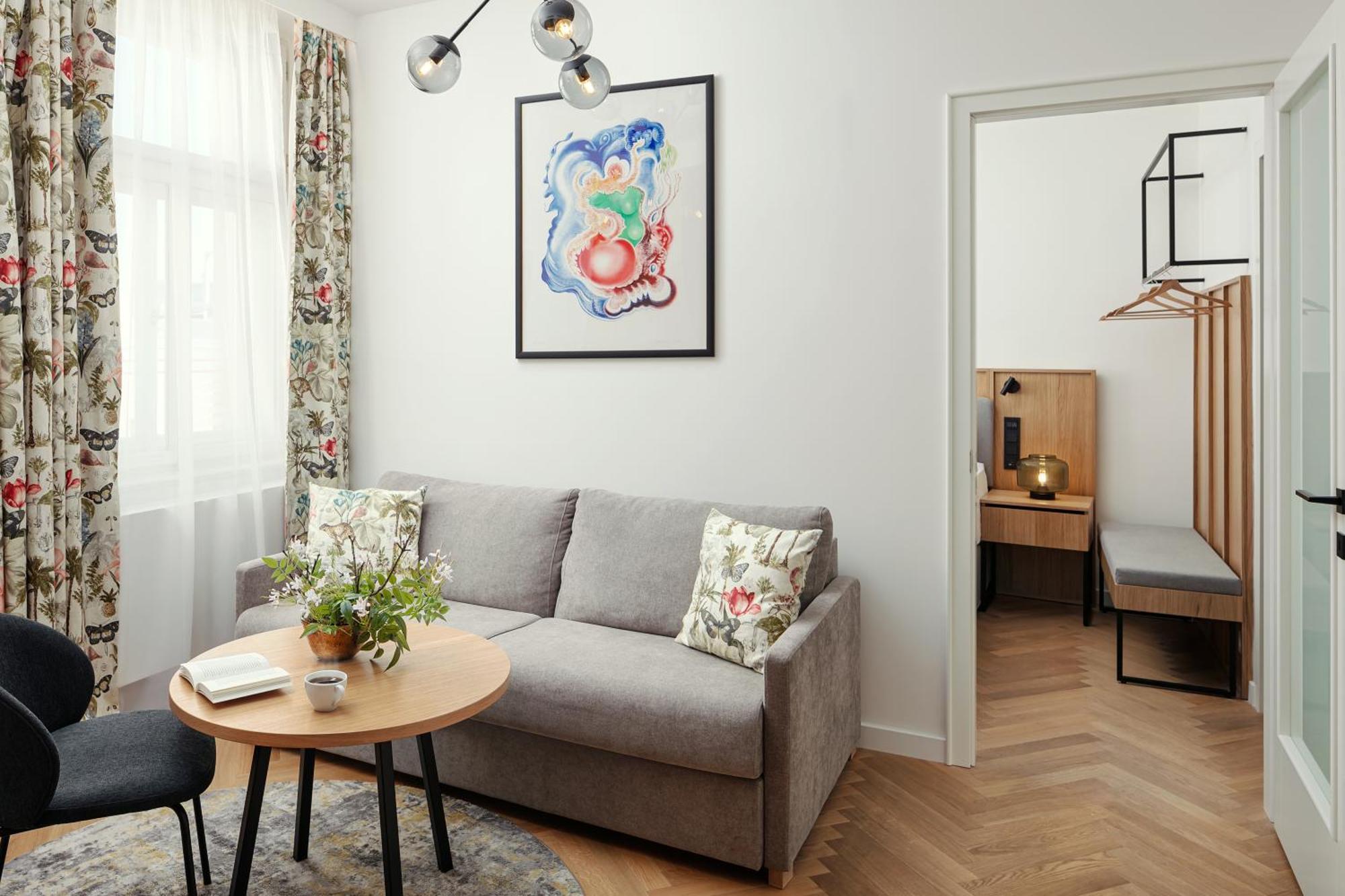 R16 Residences Aparthotel