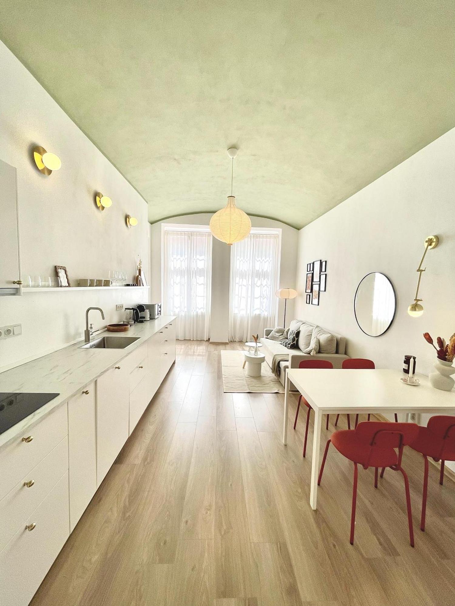 Cozy, Natural Ground Base Apartment, Prague