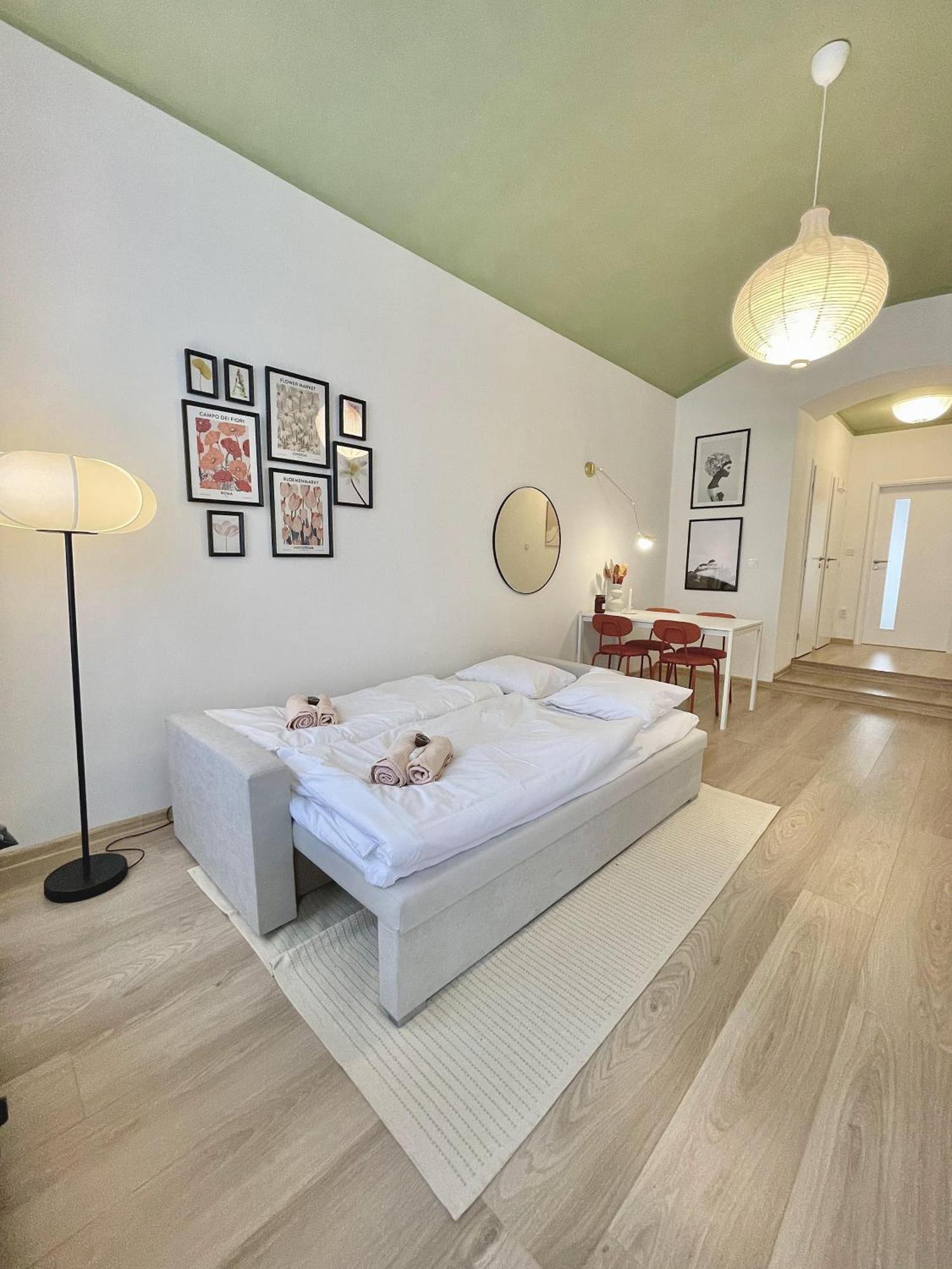 Cozy, Natural Ground Base Apartment, Apartment