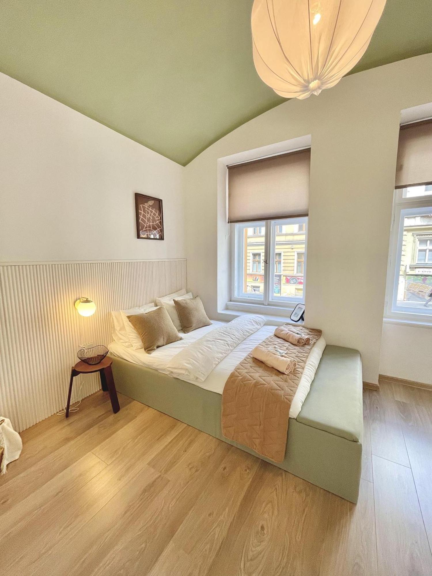 Cozy, Natural Ground Base Apartment, *