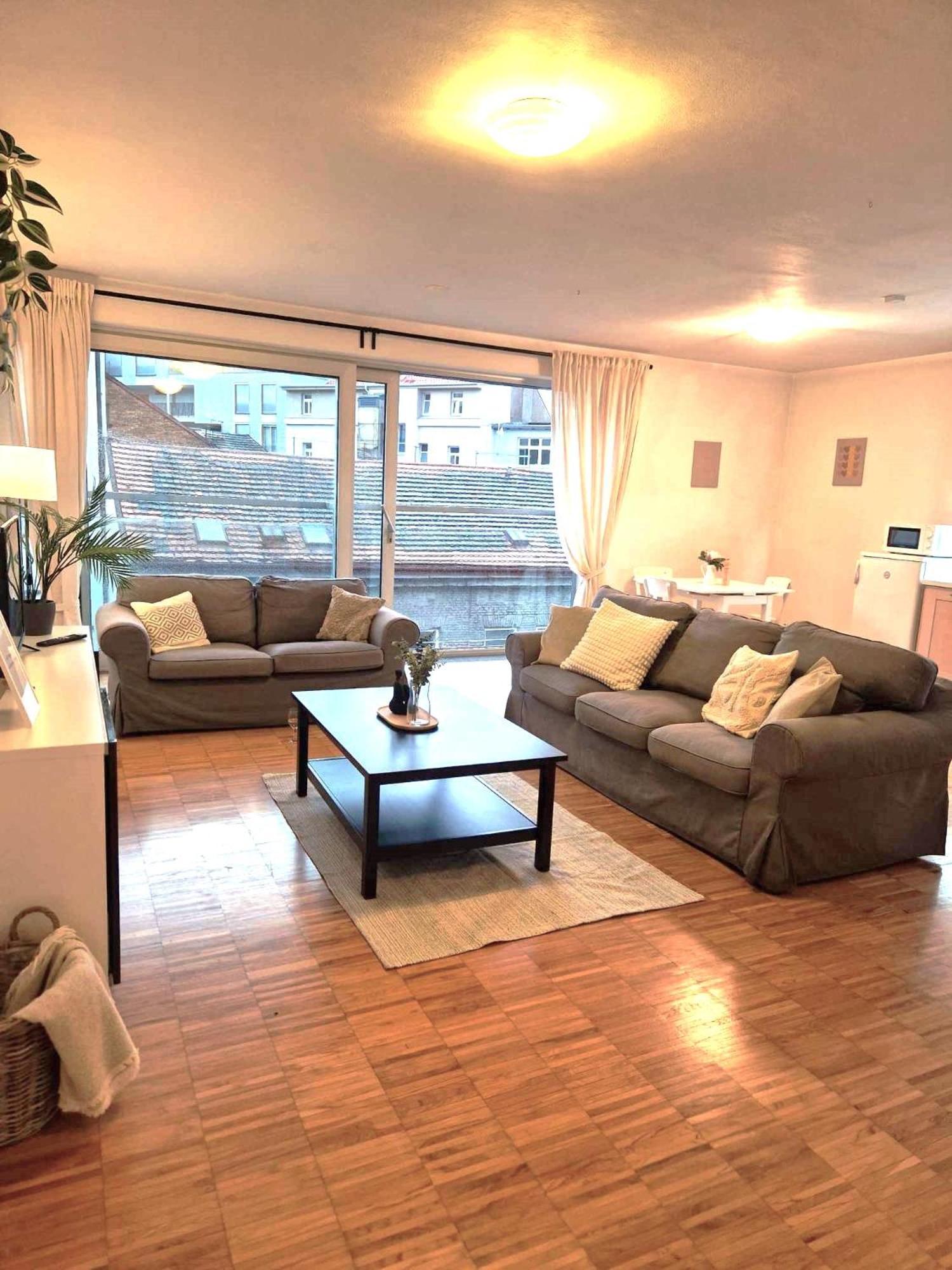 Spacious Near Center With Balcony And Garage Parking Daire *