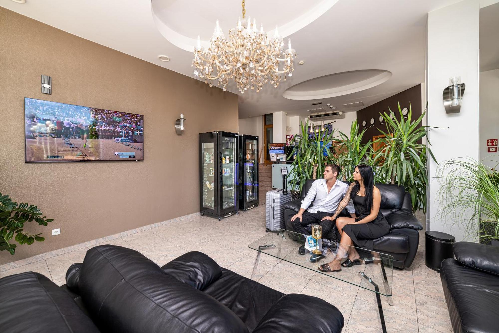 Hotel Aura Design & Garden Pool 3*