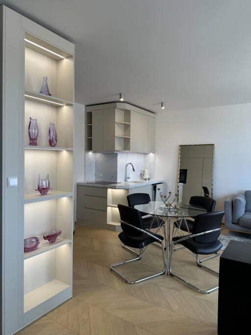 Luxe Near The Airport Apartamento *