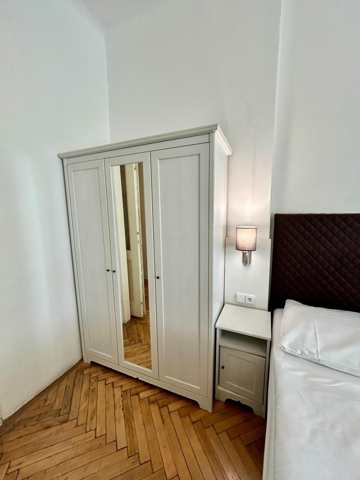 Exclusive Praga