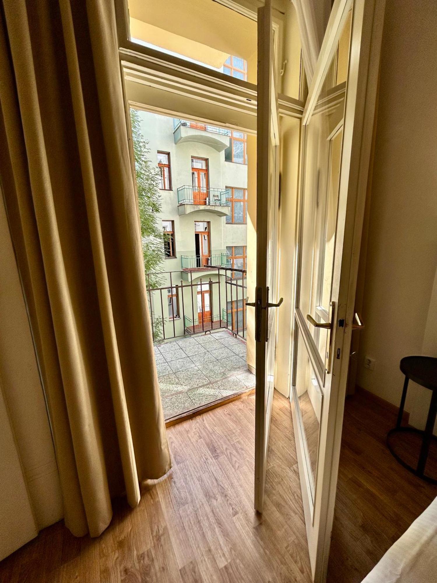 Exclusive Apartment *
