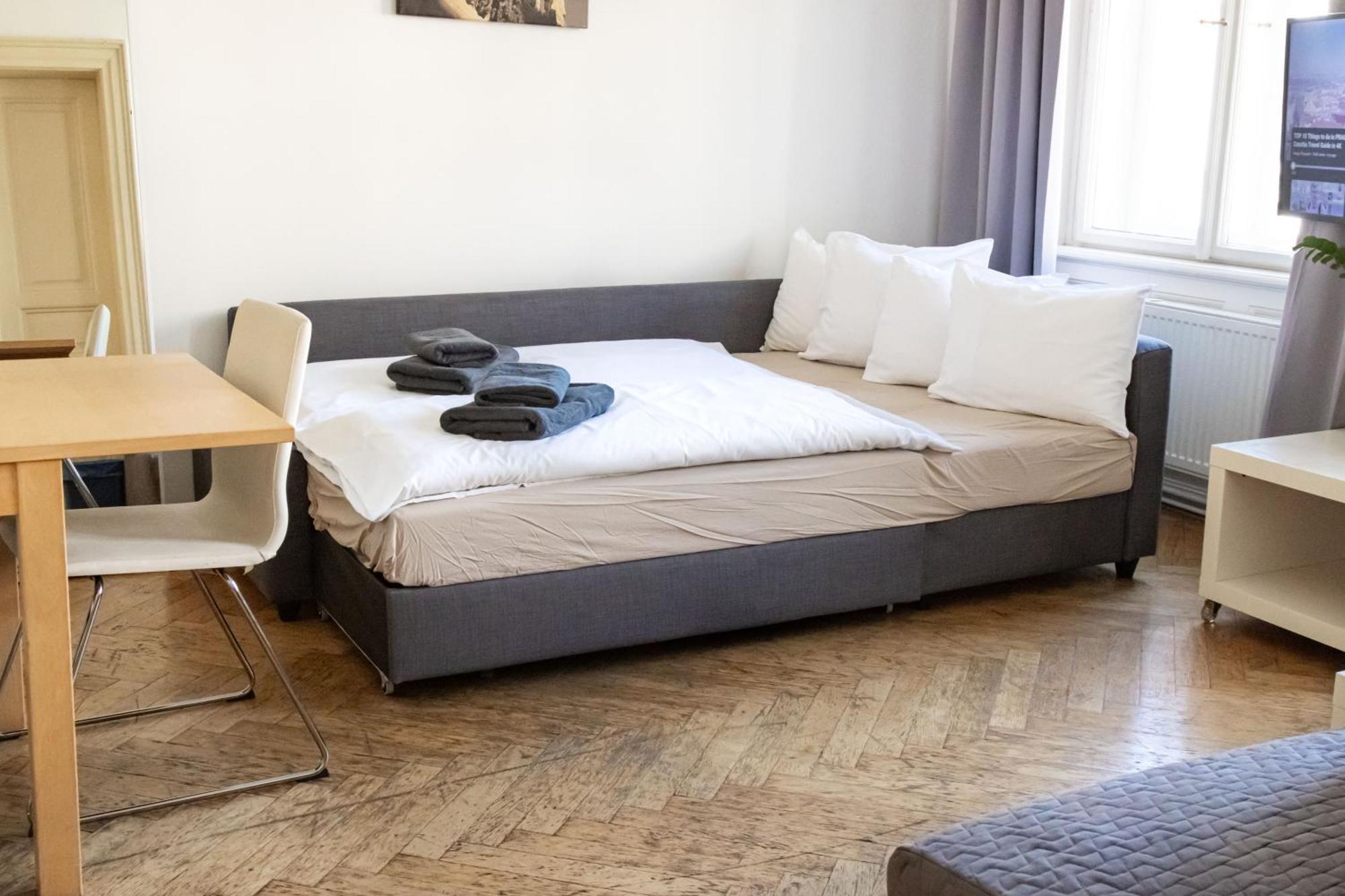 Apartments In Mala Strana - 10 Minutes From Charles Bridge Apartment