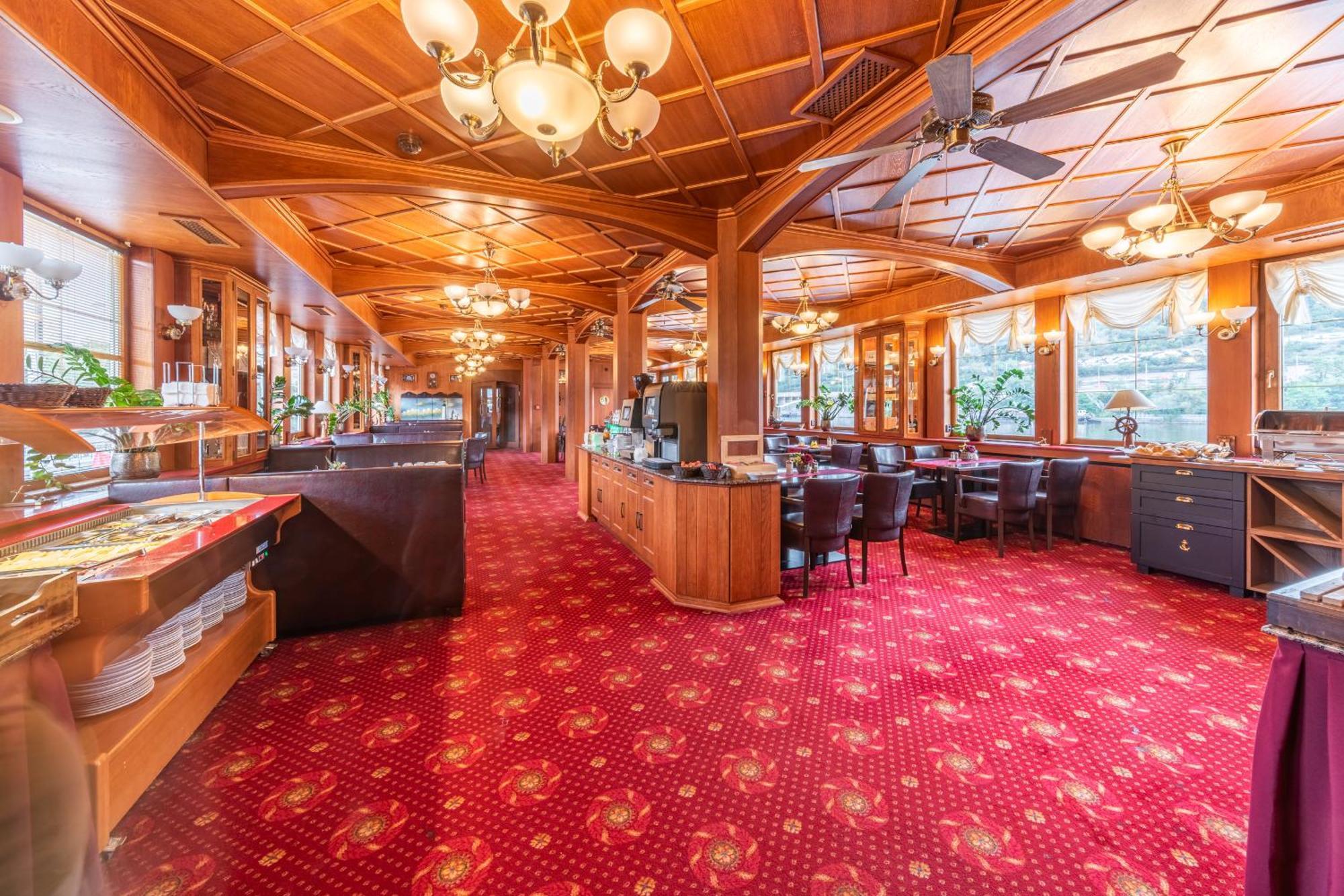 Botel Albatros