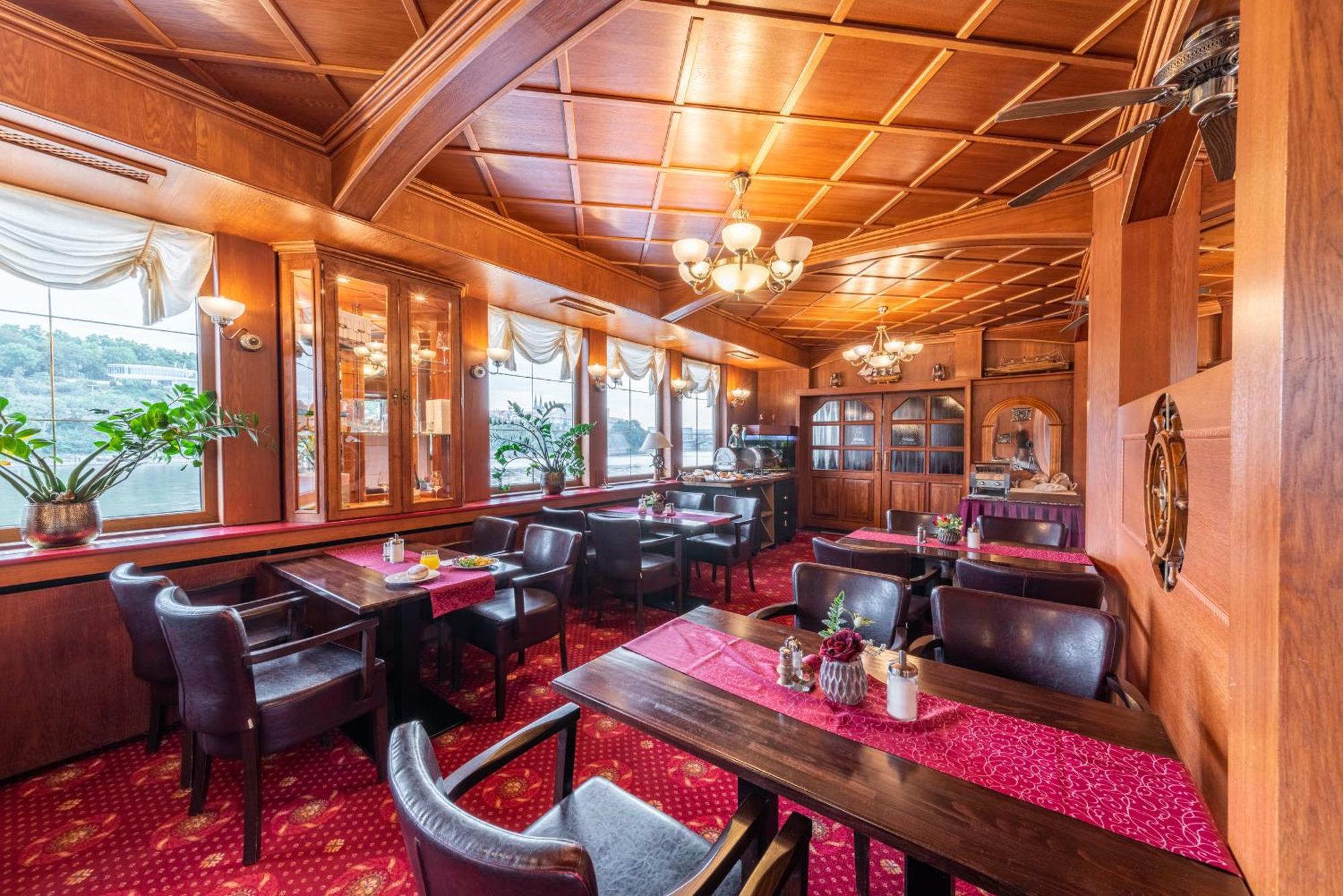 Albatros Botel Prague