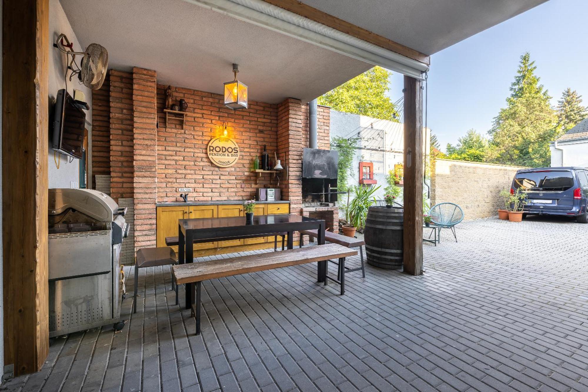 Rodos - Café Maison d'hôtes