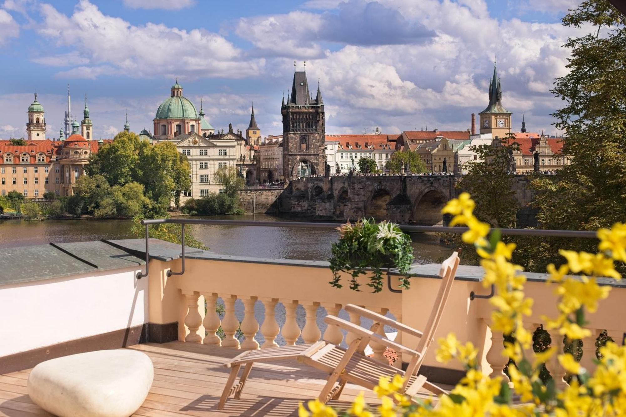 Charles Bridge Daire Prag
