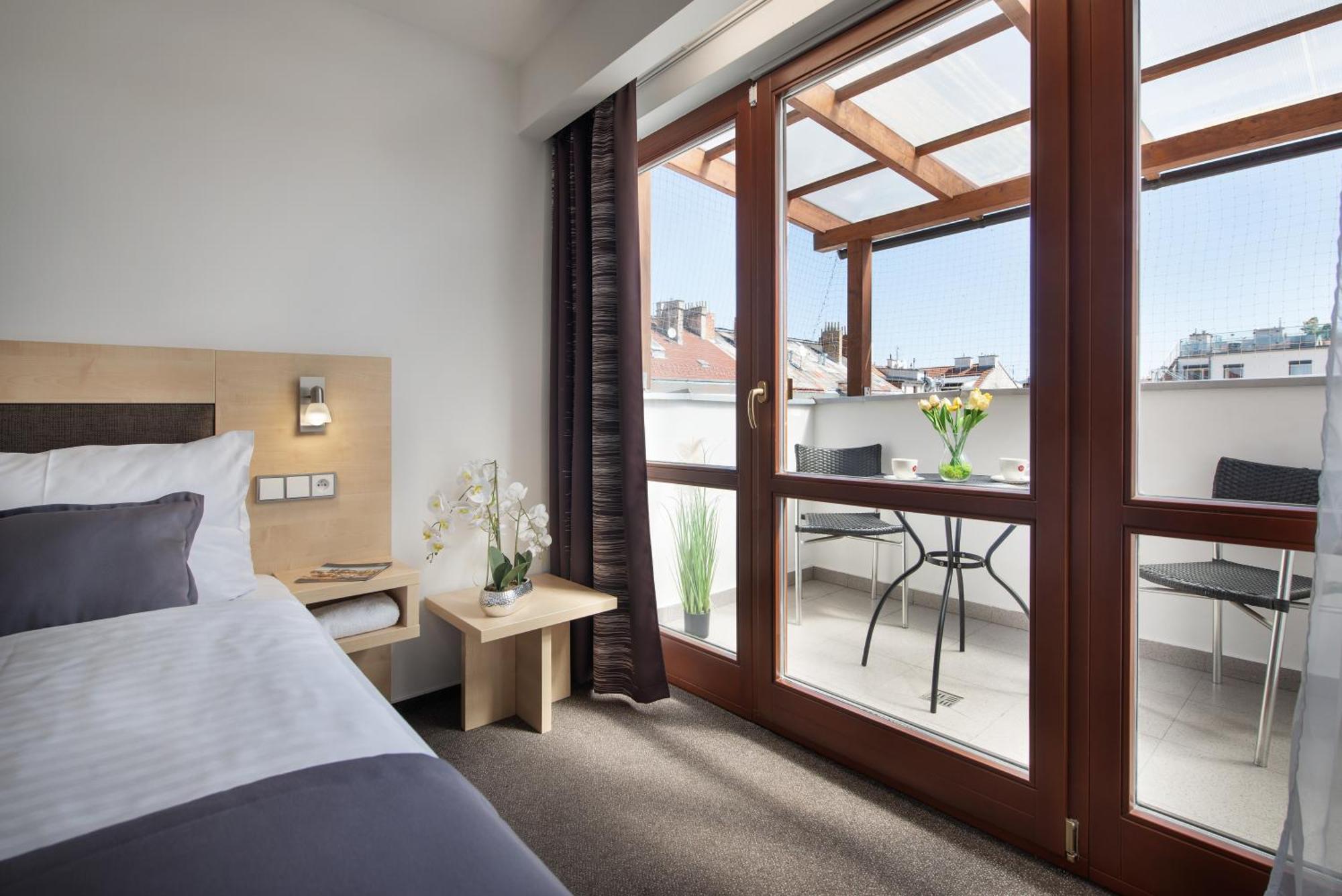 Hotel Season Prague