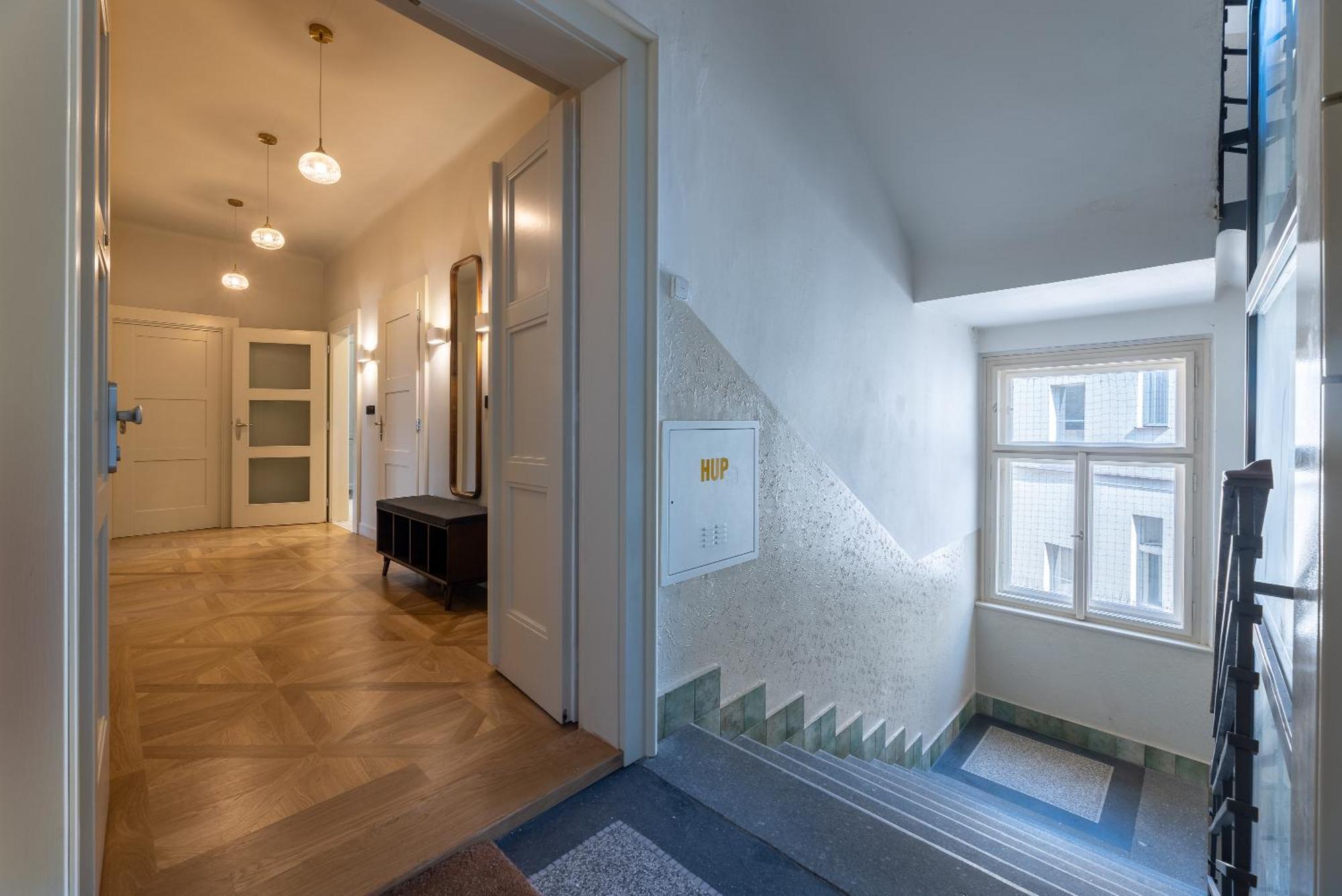 Luxury 2 Bedroom With Ac In The Old Town Appartement