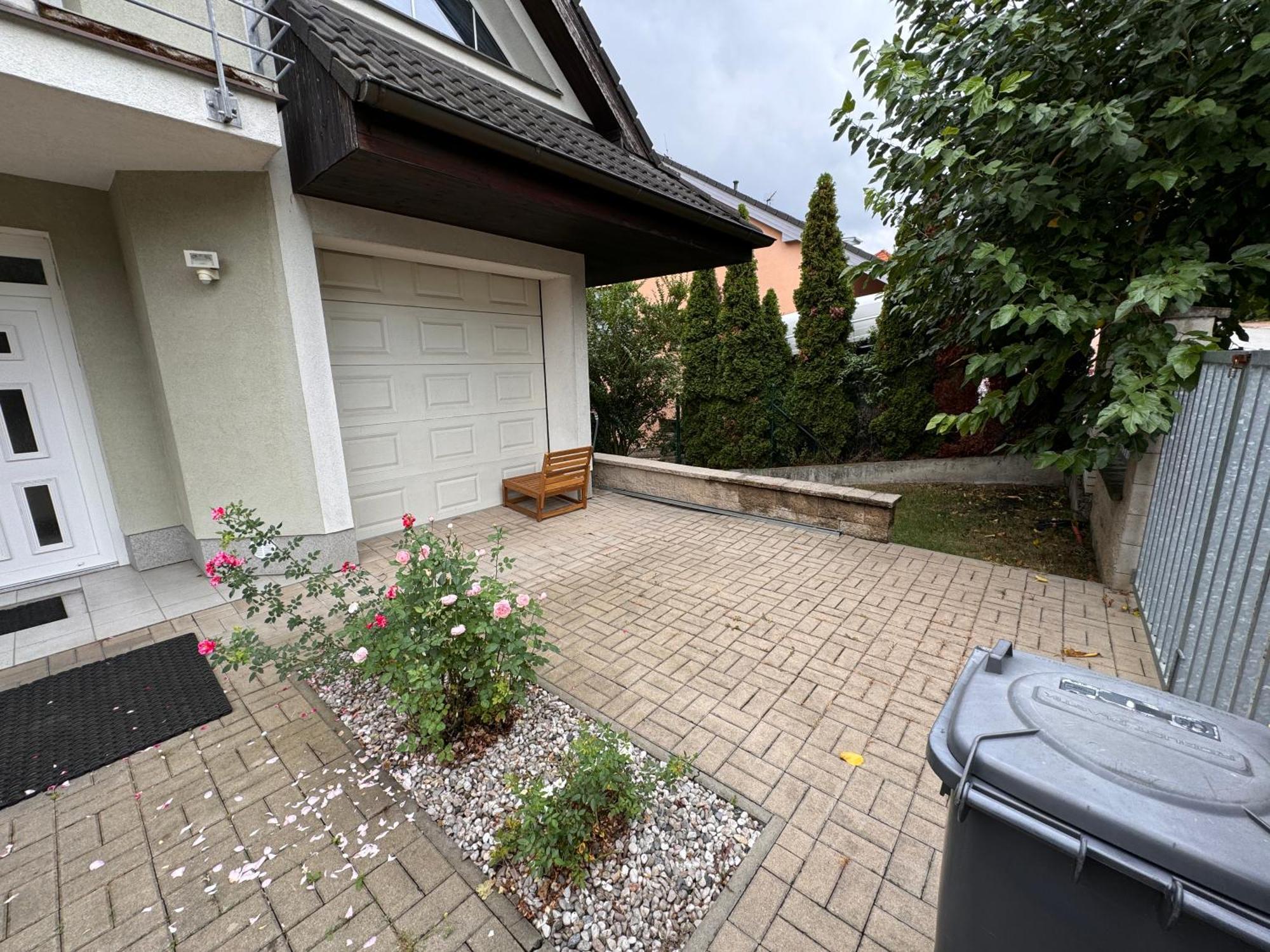 Appartement Diamondvilla, 4 Bedroom Apartment, Garden & Prague