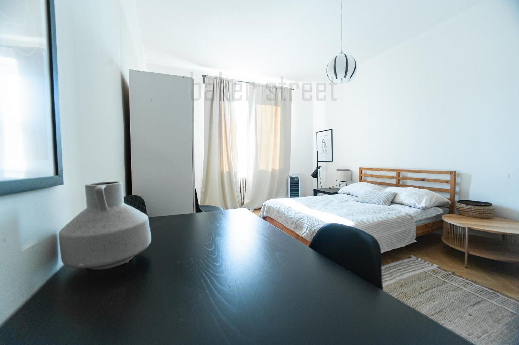One Bedroom Close To Castle Daire