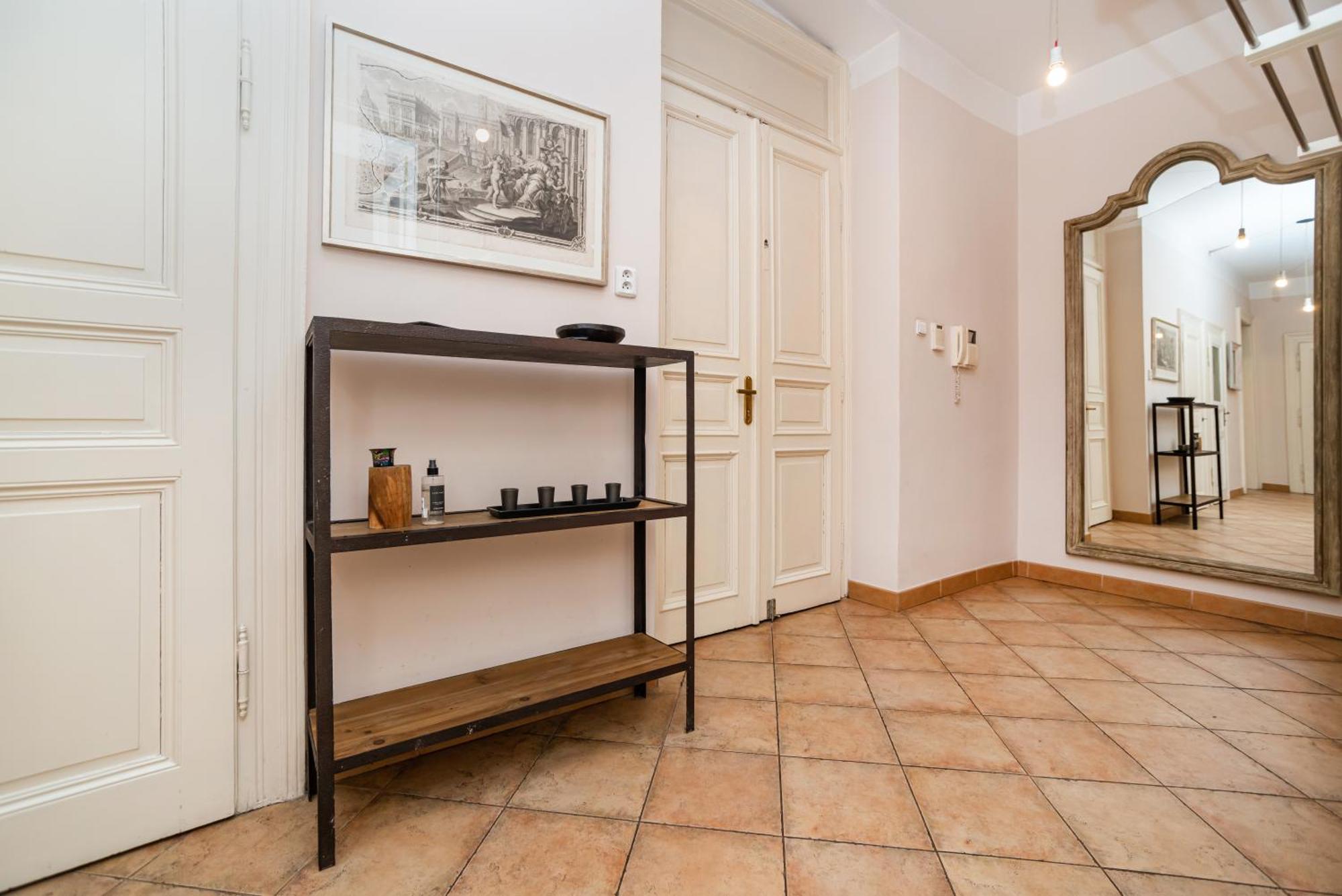 Apartment Large And Modern In The Heart Of Prague
