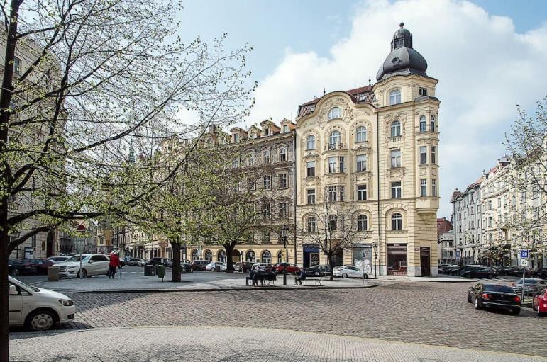 Large And Modern In The Heart Of Prague