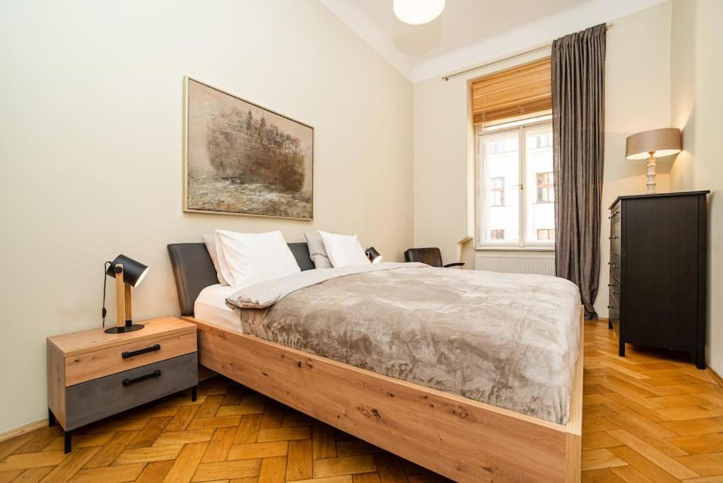 Large And Modern In The Heart Of Apartamento