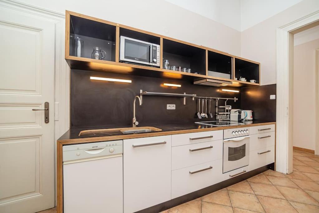 Large And Modern In The Heart Of Apartamento *