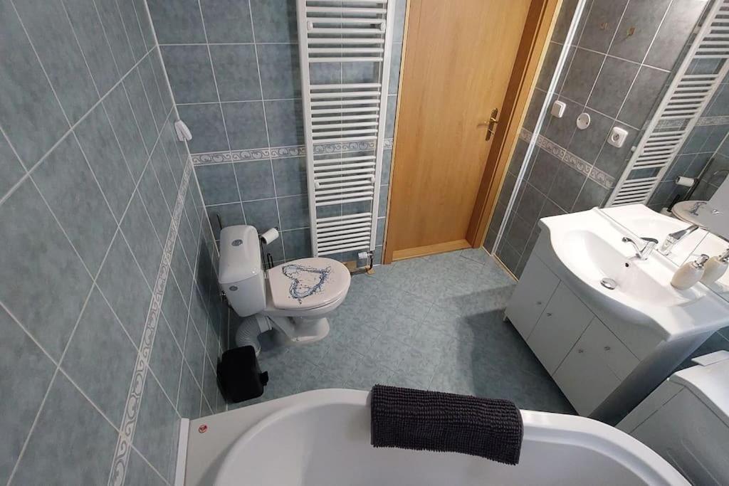 Klasicky Dum, 5 Loznic , 5 Bedrooms, Ferienhaus *
