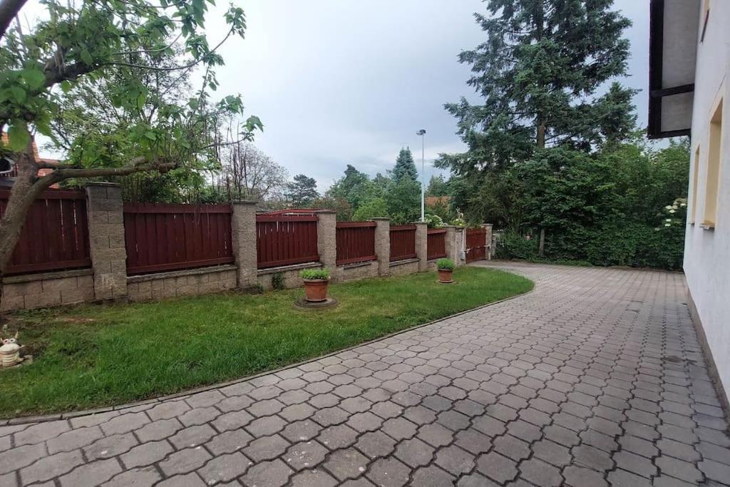 Klasicky Dum, 5 Loznic , 5 Bedrooms, Ferienhaus Prag