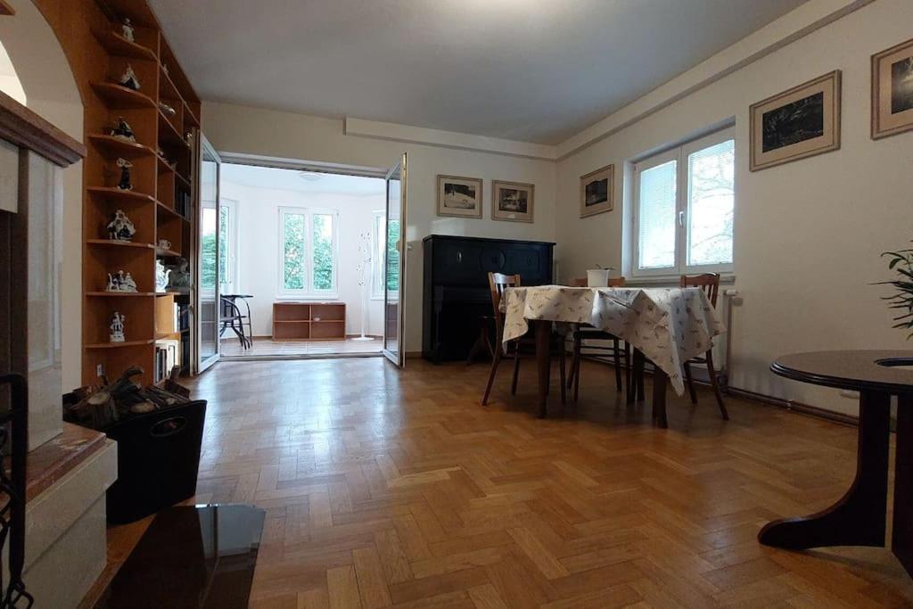 Klasicky Dum, 5 Loznic , 5 Bedrooms, Prag