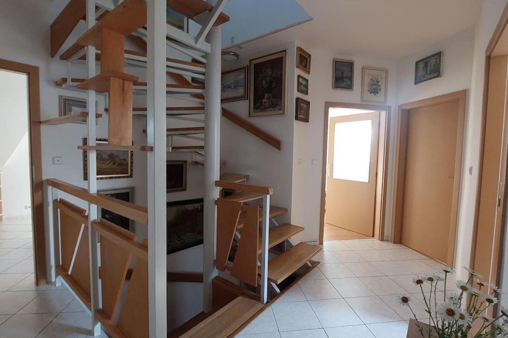Ferienhaus Klasicky Dum, 5 Loznic , 5 Bedrooms,