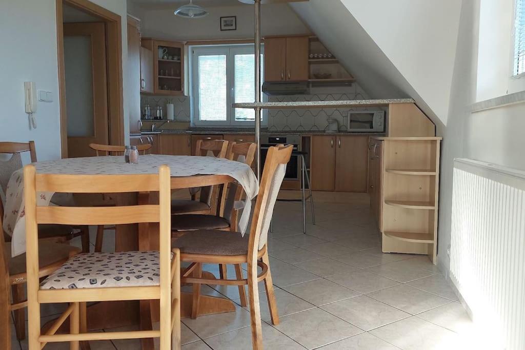 Klasicky Dum, 5 Loznic , 5 Bedrooms, Ferienhaus *