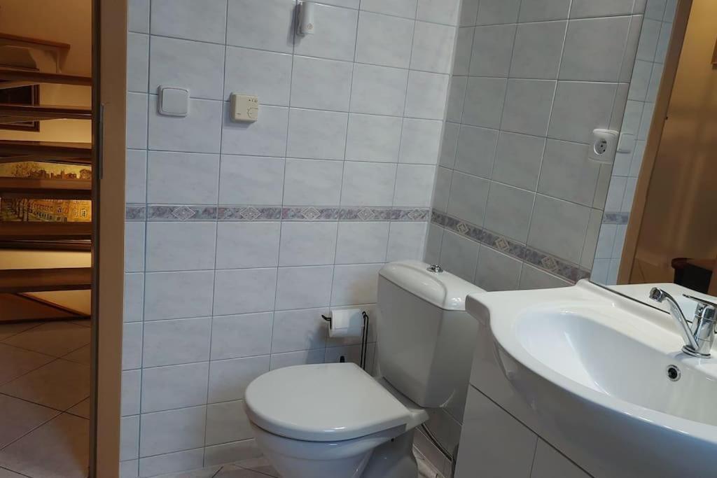Klasicky Dum, 5 Loznic , 5 Bedrooms, Ferienhaus Prag