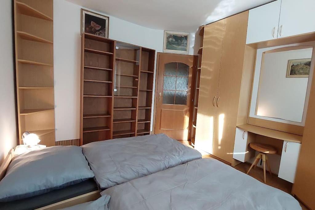 Klasicky Dum, 5 Loznic , 5 Bedrooms, Prague