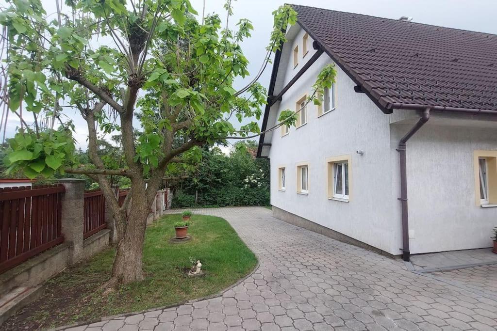 Klasicky Dum, 5 Loznic , 5 Bedrooms, Ferienhaus *